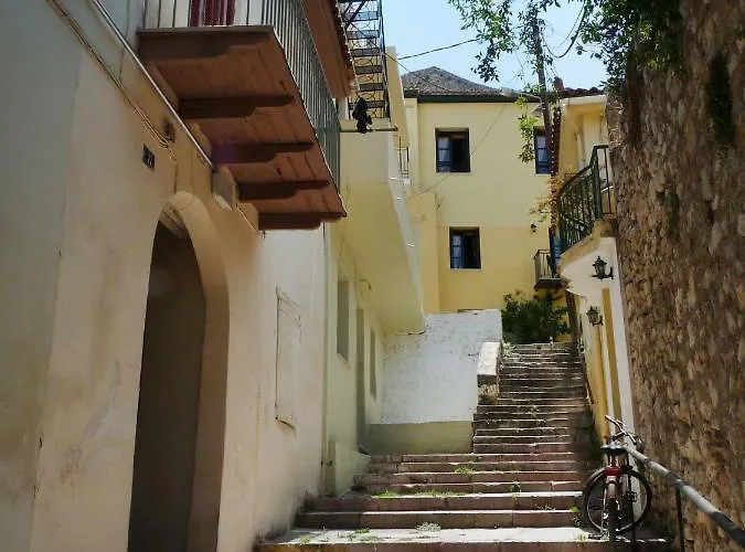 Cozy In Old Town Apartment Nafplio